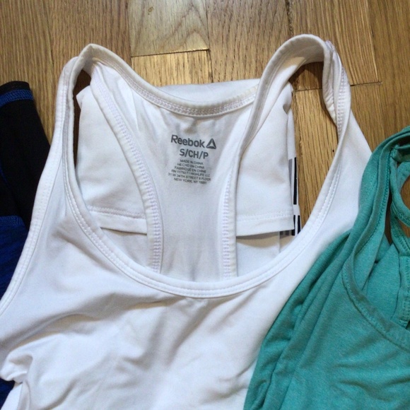 3 Women’s Activewear tops racerback sz small - Picture 3 of 10